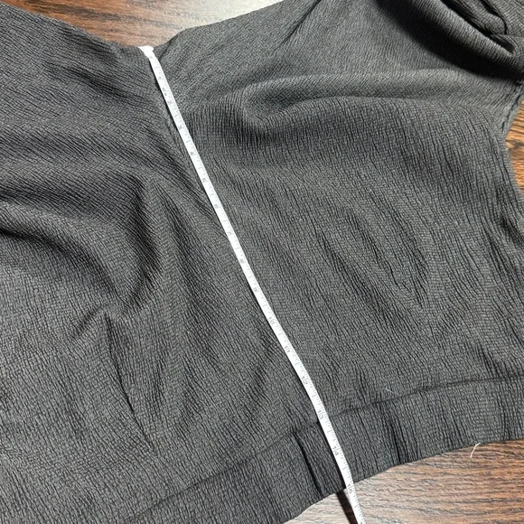 H&M stretchy dress pants size medium - Picture 7 of 7